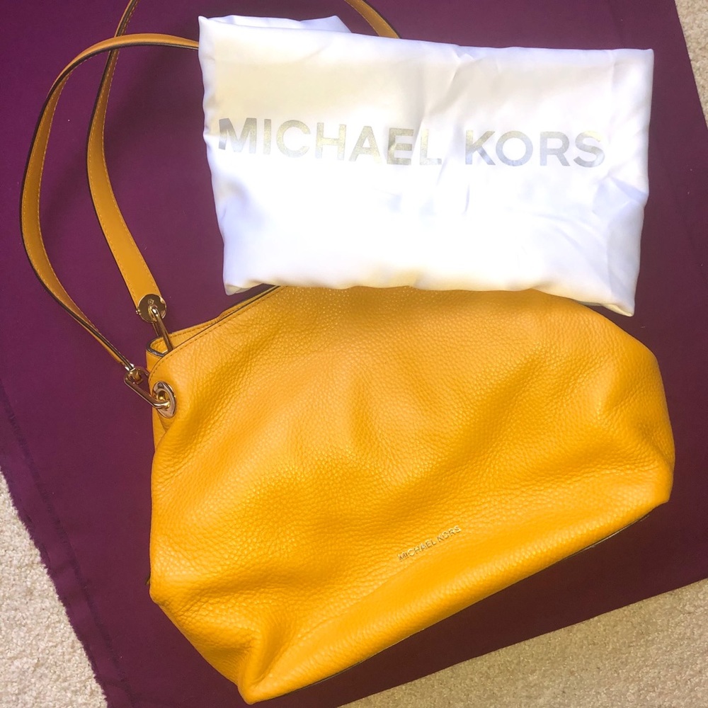 Michael Kors Raven Large Leather Shoulder Bag